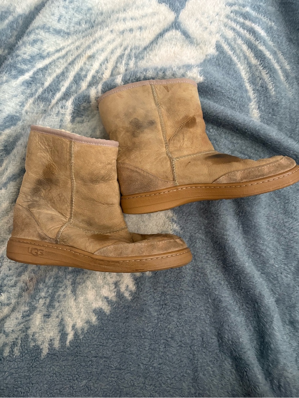 UGG Short Shearling Boots in Tan